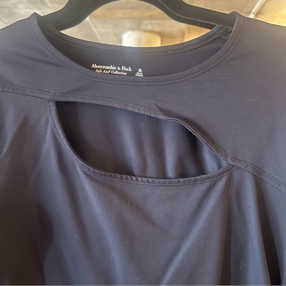 Abercrombie Women's Long-Sleeve Cutout Crew Bodysuit - Picture 8 of 14